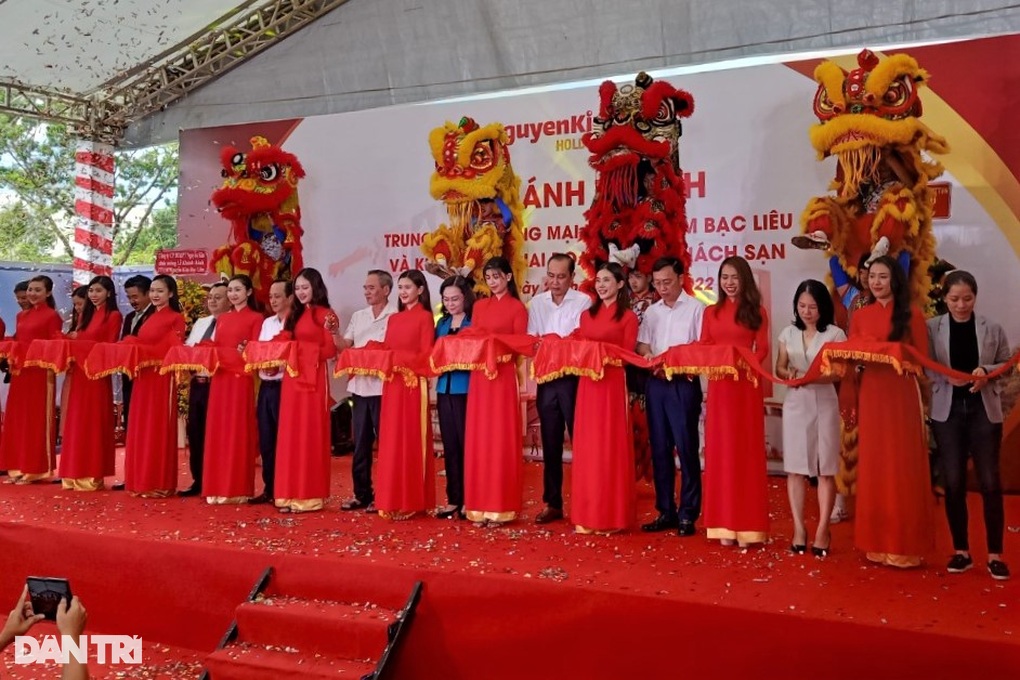 Sau 6 năm, trung tâm thương mại xây trên đất vàng Bạc Liêu mới xong - 1 Sau 6 năm, trung tâm thương mại xây trên đất vàng Bạc Liêu mới xong - 1