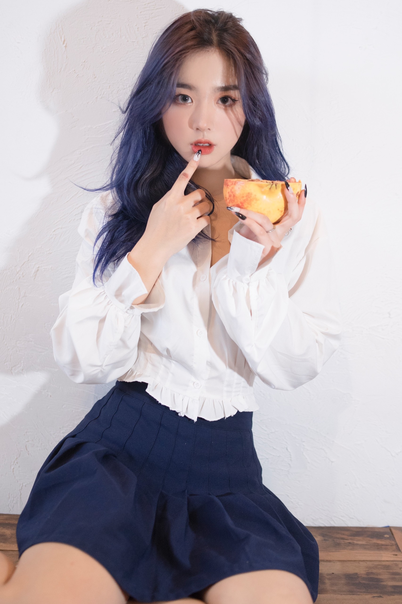 Vòng eo nhỏ khó tin của nữ sinh nổi tiếng nhất ĐH Kinh tế quốc dân - 7 Vòng eo nhỏ khó tin của nữ sinh nổi tiếng nhất ĐH Kinh tế quốc dân - 7