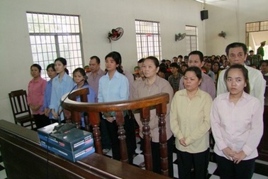 Nhóm "buôn người" mua phụ nữ bán cho đàn ông Trung Quốc lĩnh án