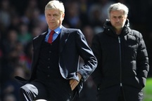 Lên tiếng vòi tiền, Mourinho bị Wenger “đá xoáy”