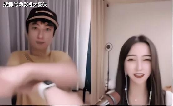 Thiếu gia ngậm thìa vàng Vương Tư Thông kiếm 1,1 triệu USD từ livestream - 1