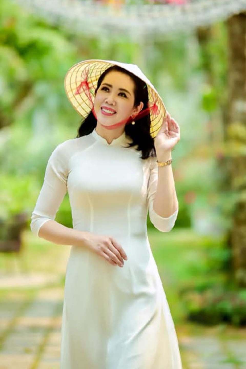 Á hậu Vi Thị Đông bỏ showbiz làm tiếp viên hàng không, U50 vẫn đẹp - 3 Á hậu Vi Thị Đông bỏ showbiz làm tiếp viên hàng không, U50 vẫn đẹp - 3