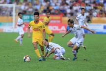 Đại chiến Nam Định - HA Gia Lai "hâm nóng" bóng đá Việt Nam