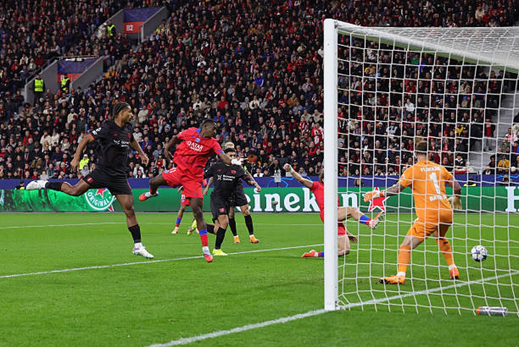 Hvorfor ble det scoret rekordmange mål i tredje runde av gruppespillet i Champions League? - 2 Vì sao lượt thứ 3 vòng bảng Champions League có số lượng bàn thắng kỷ lục? - 2