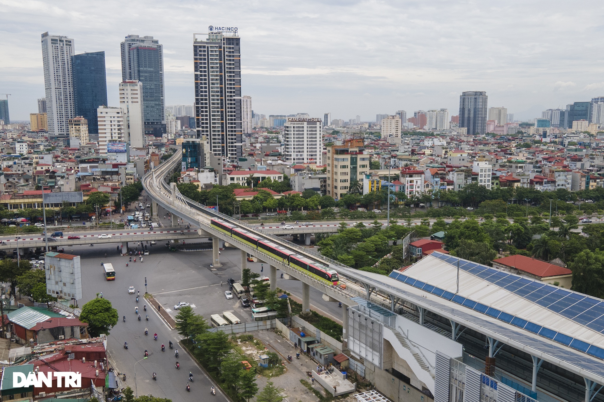 Cận cảnh đoàn tàu chạy thử toàn tuyến phần trên cao Metro Nhổn - ga Hà Nội - 10 Cận cảnh đoàn tàu chạy thử toàn tuyến phần trên cao Metro Nhổn - ga Hà Nội - 10