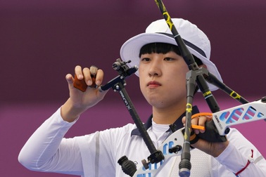 Cung thủ xinh đẹp Hàn Quốc nhận thưởng "khủng" nhờ ba tấm HCV Olympic