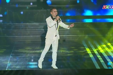 Tuấn Minh cũng lựa chọn hình tượng Ngọc Sơn với ca khúc Nụ cười biệt ly