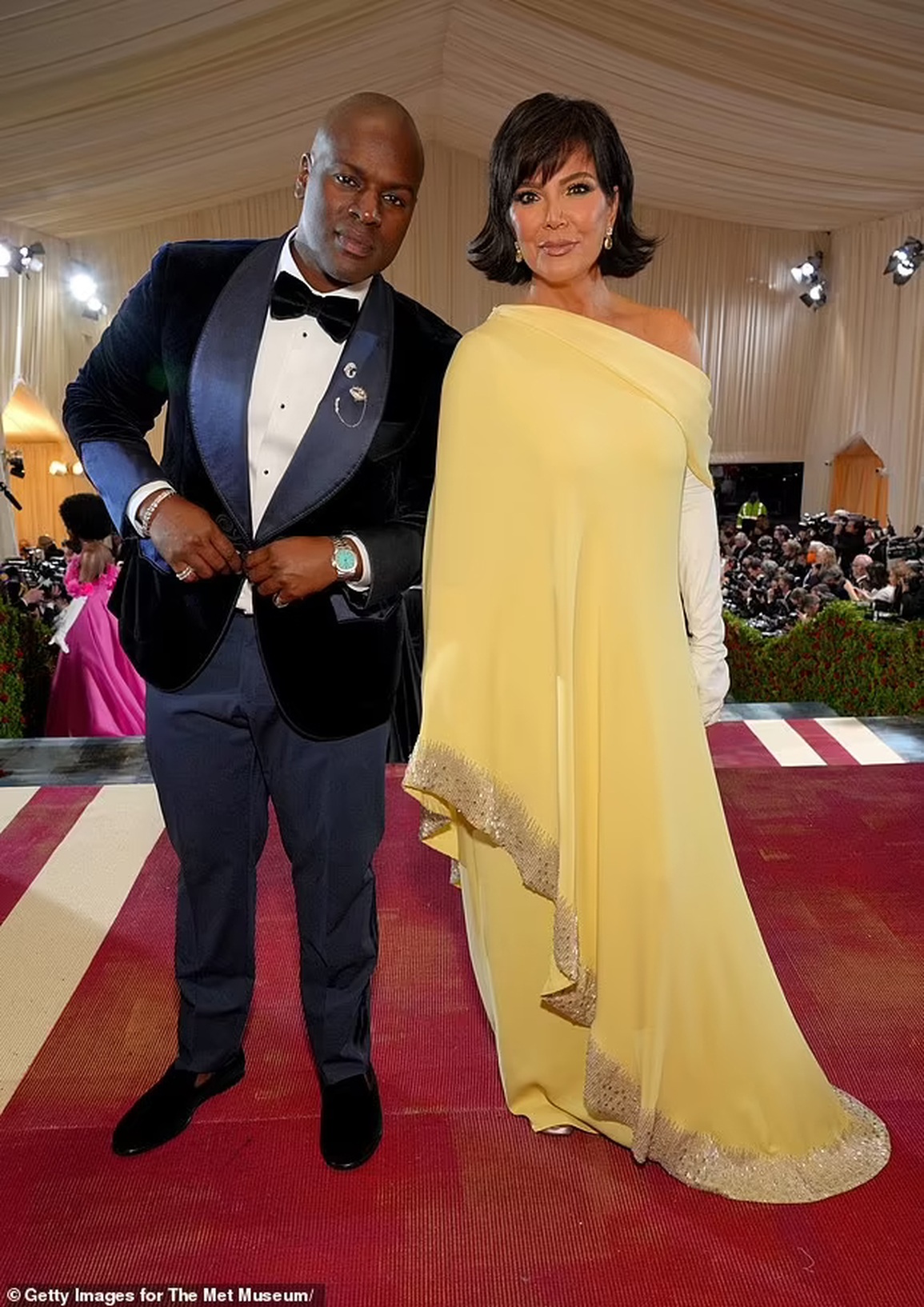 Kim Kardashian mặc váy triệu đô của huyền thoại Marilyn Monroe - 5 Kim Kardashian mặc váy triệu đô của huyền thoại Marilyn Monroe - 5