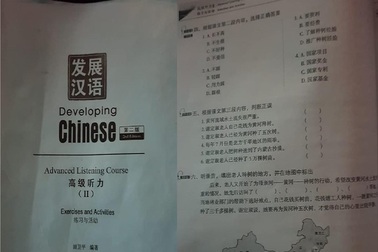 ĐH Công nghiệp HN tiêu hủy giáo trình tiếng Trung in hình "đường lưỡi bò"