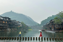 Nghỉ lễ, khách Việt chi trăm triệu đồng du lịch nước ngoài