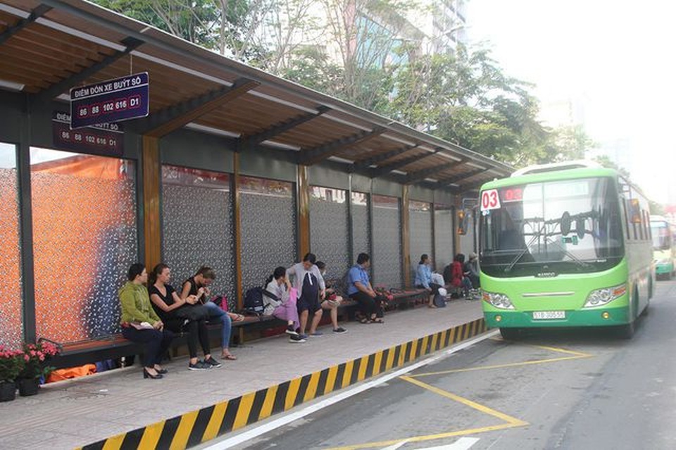 Quận 1 khó khăn nên không giao vỉa hè làm bãi giữ xe miễn phí? - 2 Quận 1 khó khăn nên không giao vỉa hè làm bãi giữ xe miễn phí? - 2