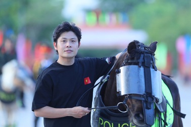 Có bản hit 3 tỷ lượt xem, nhạc sĩ Nguyễn Văn Chung đang kinh doanh ra sao?