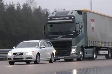 Volvo giới thiệu hệ thống phanh khẩn cấp thông minh