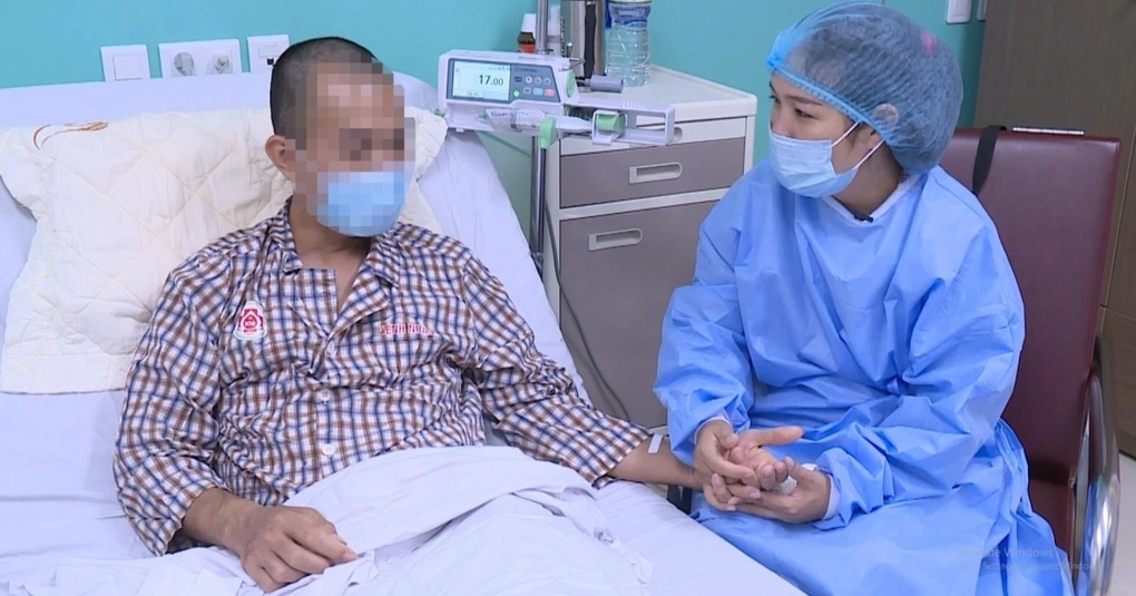 Gần 77% nhân viên y tế đối mặt với stress trong đại dịch Covid-19 - 2 Gần 77% nhân viên y tế đối mặt với stress trong đại dịch Covid-19 - 2