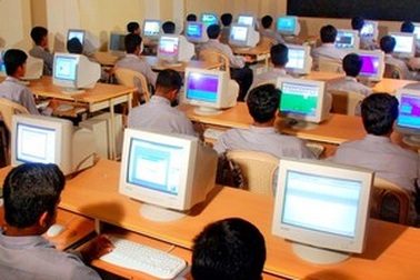 CEO Facebook kêu gọi dùng Internet để xóa bỏ đói nghèo