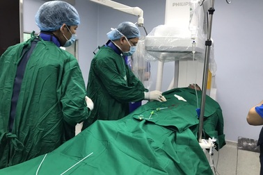 Bỗng dưng tức bụng khi đang làm việc, nam bệnh nhân bàng hoàng phát hiện u gan