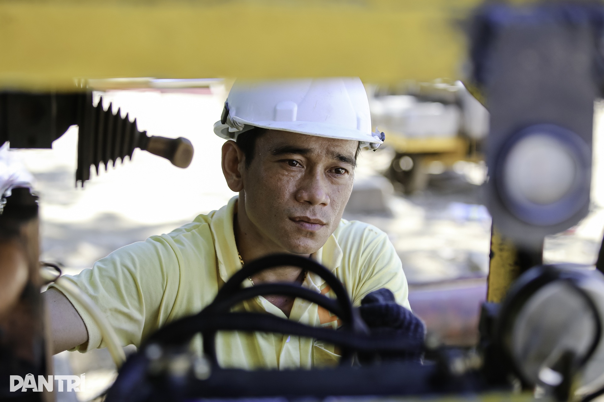 Thần đèn di dời chánh điện nghìn tấn trong ngôi chùa ở Huế - 10 Thần đèn di dời chánh điện nghìn tấn trong ngôi chùa ở Huế - 10