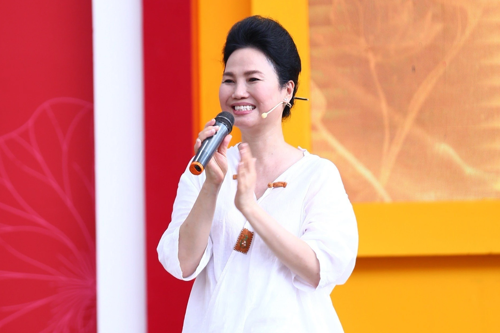 Ca sĩ Thùy Trang Mưa bụi kể chuyện ở ẩn sinh con, không dám xem ti vi - 1 Ca sĩ Thùy Trang Mưa bụi kể chuyện ở ẩn sinh con, không dám xem ti vi - 1