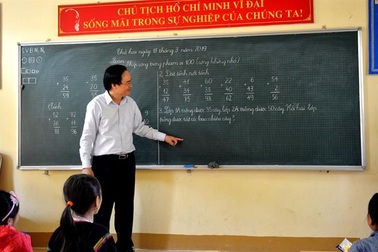 Bộ trưởng Phùng Xuân Nhạ: Không để sĩ số lớp học đông khi sáp nhập trường