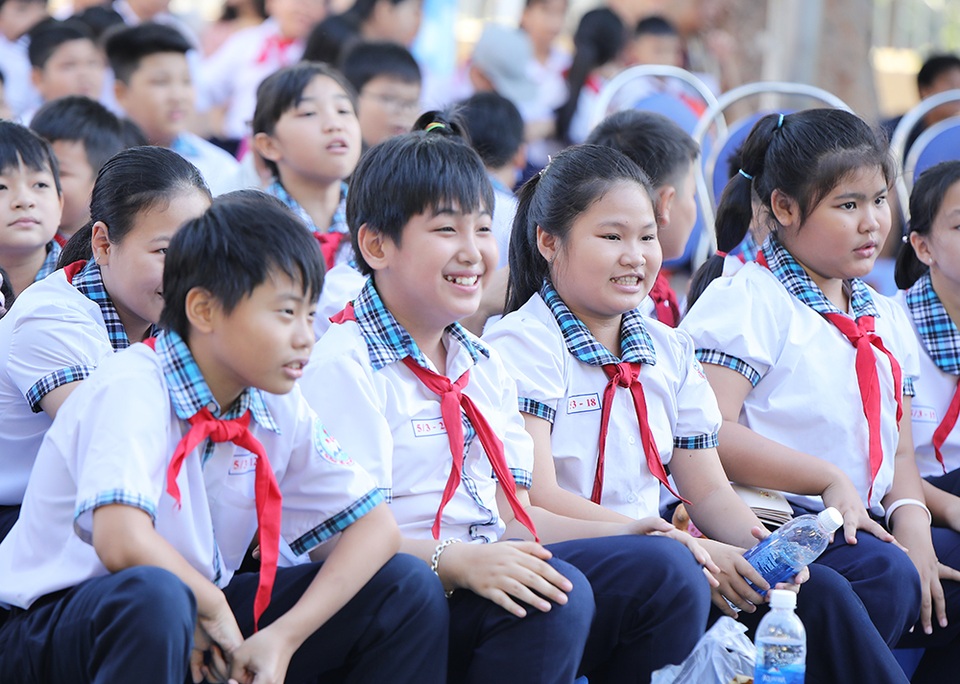 Hơn 1 triệu bức tranh trẻ em vẽ Vì một Việt Nam xanh - 3 Hơn 1 triệu bức tranh trẻ em vẽ Vì một Việt Nam xanh - 3