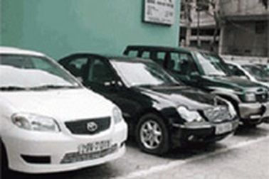 “Cháy” xe ô tô cho thuê tết