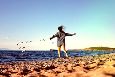 Theo đuổi hạnh phúc có làm bạn hạnh phúc hơn?