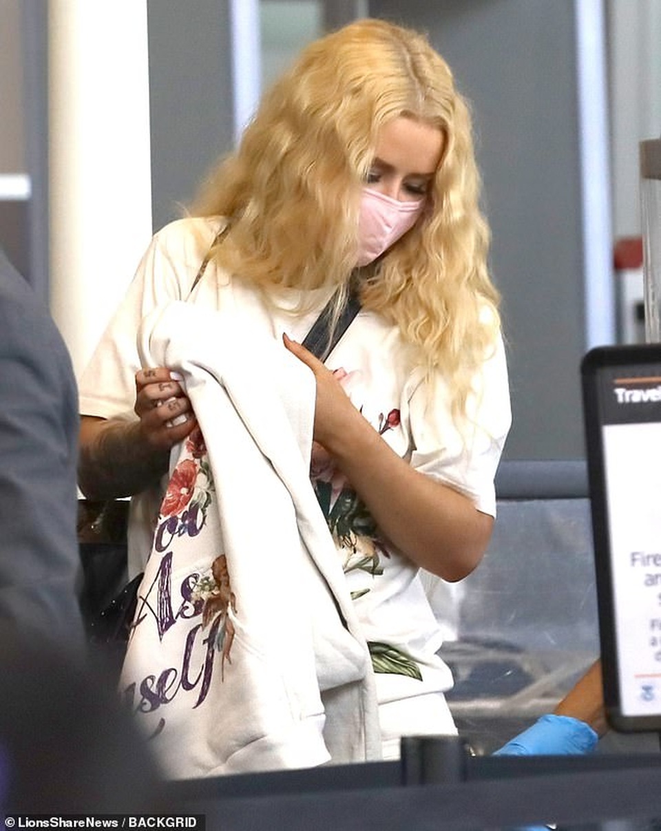 Iggy Azalea lần đầu để lộ mặt con trai nhỏ - 1 Iggy Azalea lần đầu để lộ mặt con trai nhỏ - 1