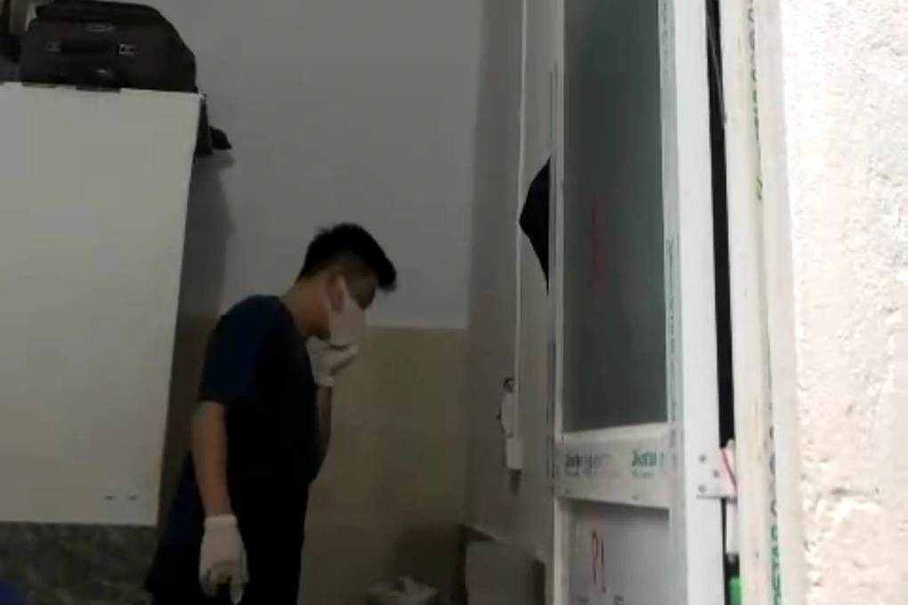 Phát hiện thi thể người đàn ông trong nhà vệ sinh phòng trọ - 1 Phát hiện thi thể người đàn ông trong nhà vệ sinh phòng trọ - 1