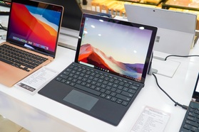 Laptop có còn khan hàng, tăng giá vào cuối năm?