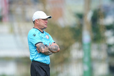 HLV Trương Việt Hoàng kỳ vọng vào sự tỏa sáng của Lee Nguyễn