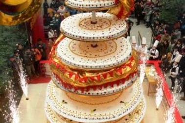 Kỷ lục Guinness cho chiếc bánh cao nhất thế giới