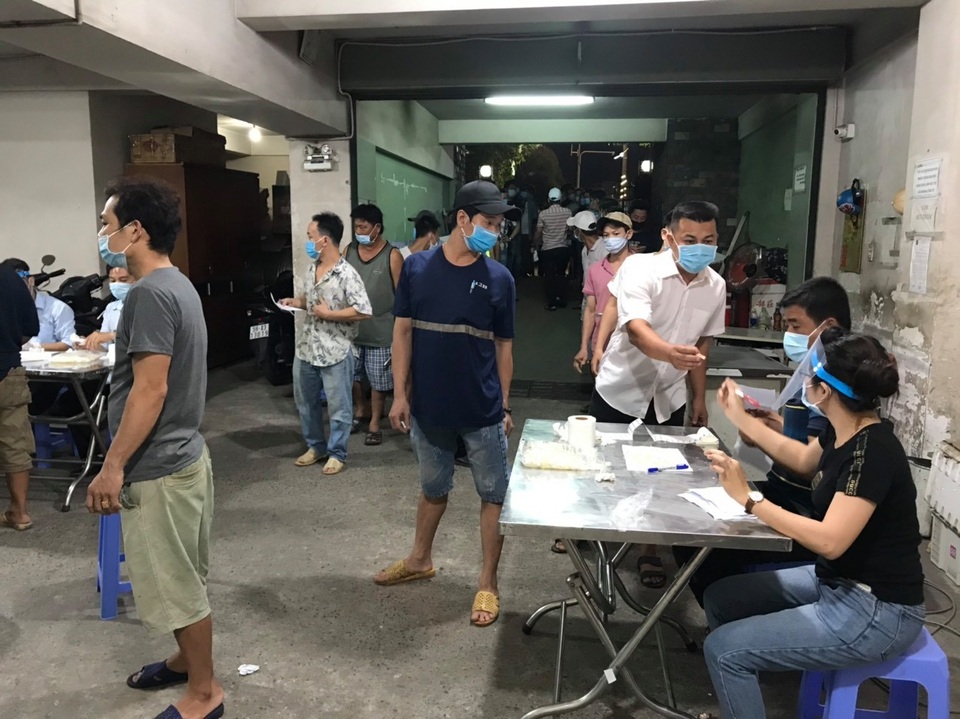 TPHCM: Thu phí cách ly, ngừng lấy mẫu xét nghiệm Covid-19 tại sân bay - 1 TPHCM: Thu phí cách ly, ngừng lấy mẫu xét nghiệm Covid-19 tại sân bay - 1