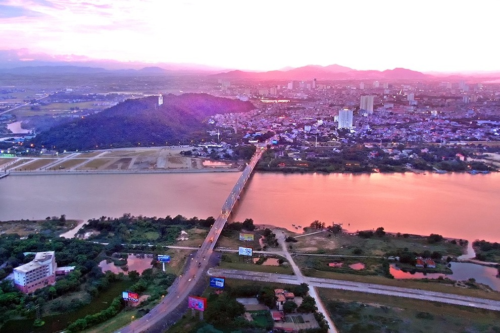 Nghệ An dừng nhiều dịch vụ không thiết yếu tại 5 địa phương giáp Hà Tĩnh - 1 Nghệ An dừng nhiều dịch vụ không thiết yếu tại 5 địa phương giáp Hà Tĩnh - 1