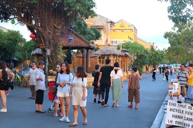 Chịu cú "đánh bồi" bởi đại dịch, du lịch Hội An tìm cách "vượt khó"