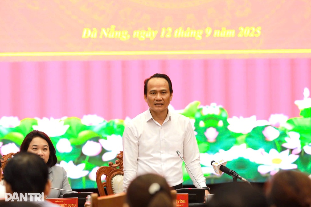 Thành phố Đà Nẵng không nhận hoa chúc mừng Đại hội Đảng bộ - 1 Thành phố Đà Nẵng không nhận hoa chúc mừng Đại hội Đảng bộ - 1
