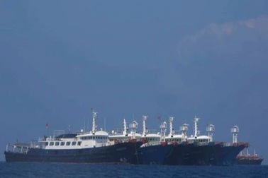 Trung Quốc bao biện sự hiện diện đáng ngờ của 200 tàu cá ở Đá Ba Đầu