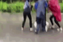 Khởi tố vụ án liên quan nhóm học sinh chặn đường đánh nữ shipper