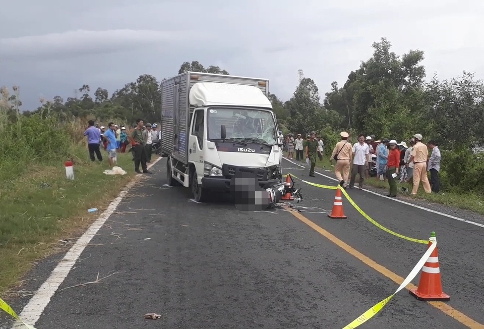 Giao thông bất ổn, Chủ tịch Cà Mau chỉ đạo khẩn - 1 Giao thông bất ổn, Chủ tịch Cà Mau chỉ đạo khẩn - 1