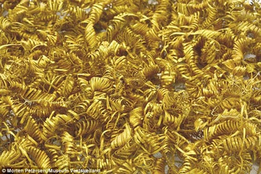 2.000 sợi vàng có niên đại gần 3.000 năm vừa được tìm thấy