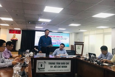 "Khi em bị cây đè, cô giáo còn đưa nước cho em..."