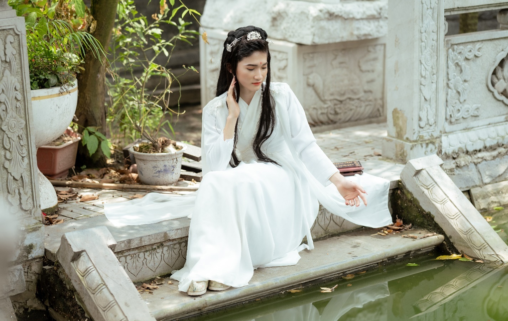 Nam sinh 17 tuổi thích hóa trang thành con gái, kiếm 30-40 triệu đồng/tháng - 2 Nam sinh 17 tuổi thích hóa trang thành con gái, kiếm 30-40 triệu đồng/tháng - 2