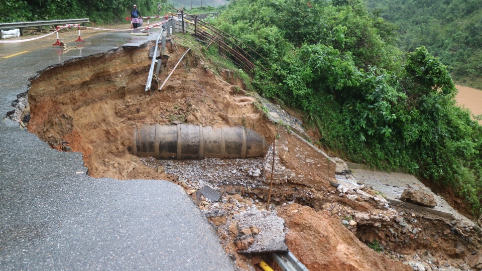 Quảng Trị: Lũ trên các sông đều lên nhanh, vượt đỉnh lũ lịch sử 1983 - 1 Quảng Trị: Lũ trên các sông đều lên nhanh, vượt đỉnh lũ lịch sử 1983 - 1
