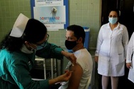"Vũ khí" vắc xin nội địa giúp Cuba chiến đấu làn sóng Covid-19