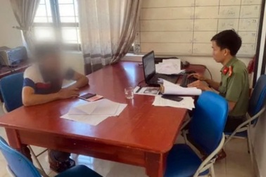 Tung hình ảnh nhạy cảm của "vợ hờ" lên mạng nhằm níu kéo tình cảm