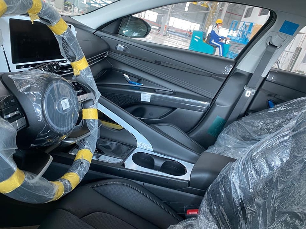 Elantra 2023 lộ diện tại Việt Nam, cơ hội nào trước Kia K3 và Mazda3? - 6 Elantra 2023 lộ diện tại Việt Nam, cơ hội nào trước Kia K3 và Mazda3? - 6