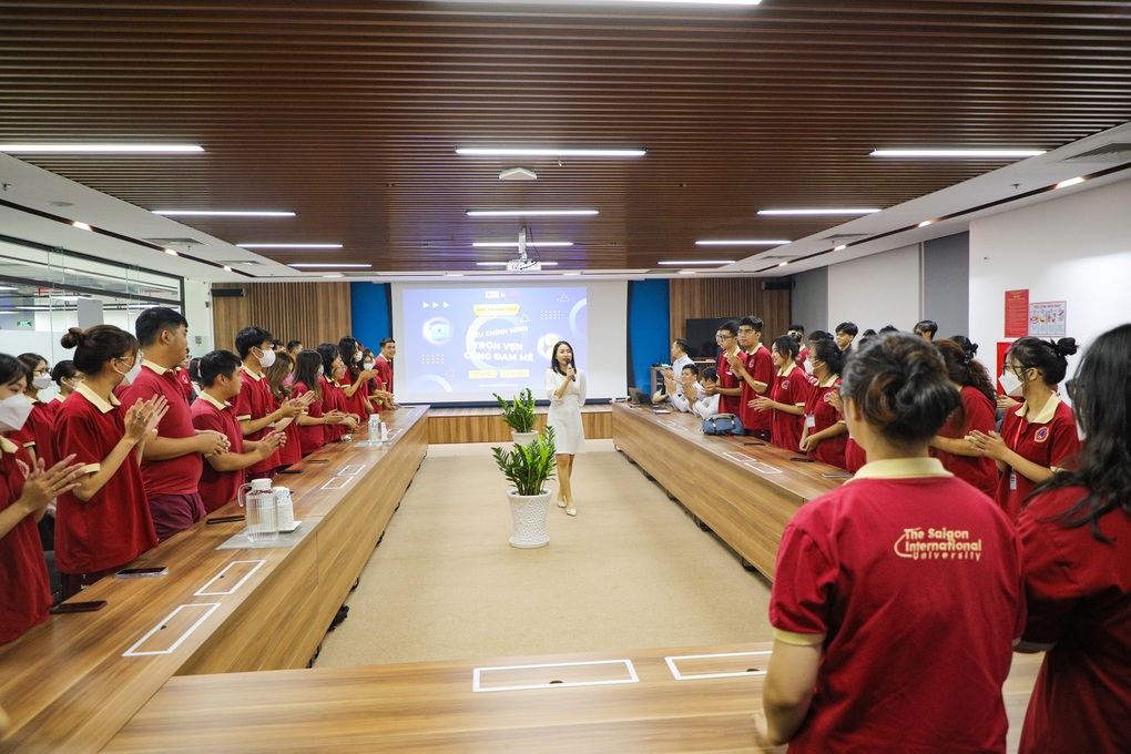 Cơ hội nghề nghiệp rộng mở cho sinh viên ngành thương mại điện tử SIU - 2