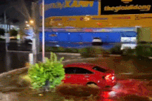 Nổi bật tuần qua: Nữ tài xế chạy xe đầy khó hiểu, gây họa cho chính mình