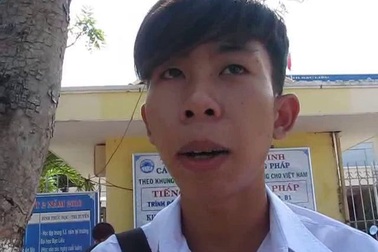 Thí sinh Bạc Liêu đánh giá đề thi môn Lịch Sử. (Thực hiện: Huỳnh Hải)