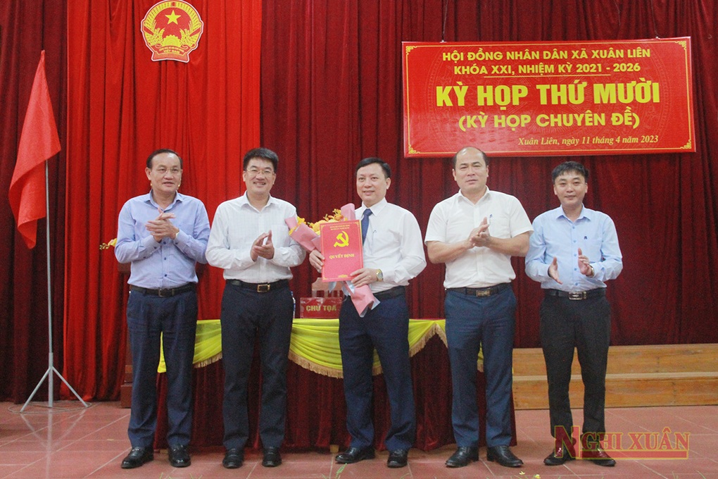 Bầu nhân sự thay thế chủ tịch xã bỏ nhiệm sở - 1 Bầu nhân sự thay thế chủ tịch xã bỏ nhiệm sở - 1