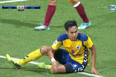 Nguyên Mạnh gãy tay kinh hoàng, SL Nghệ An có 3 điểm ở AFC Cup